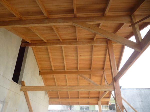 telhado de madeira